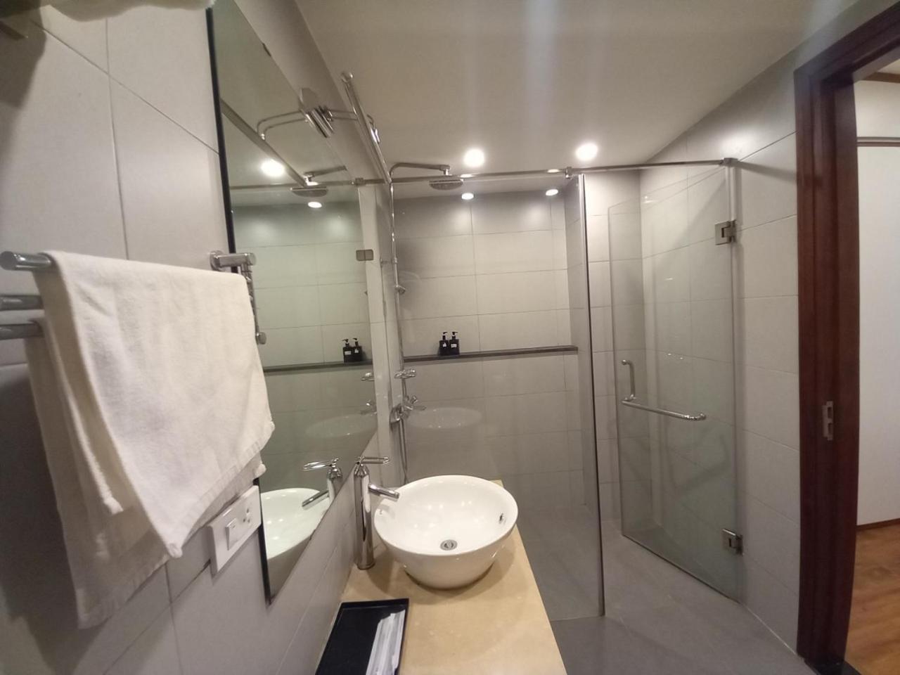 Luxe Paradise Residence Trinh Cong Son Hanoi Eksteriør billede